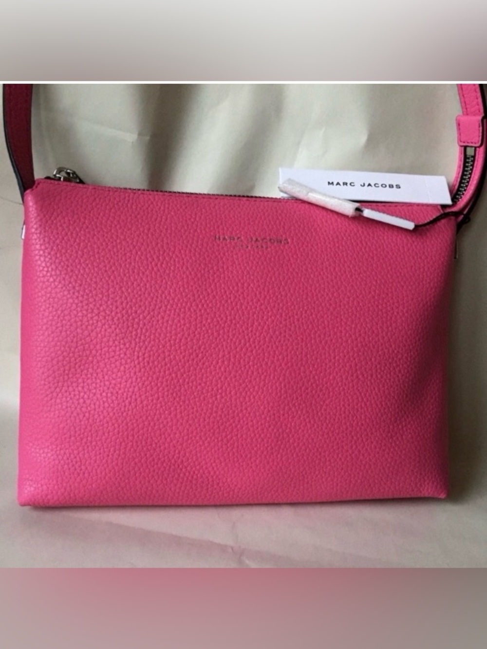 Marc Jacob Genuine Leather 
Zip Top Crossbody Bag